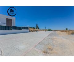 se vende terreno en Otura
