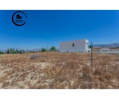 se vende terreno en Otura