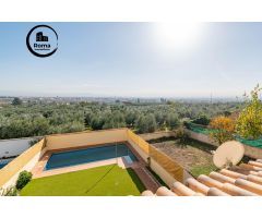 FANTÁSTICA CASA CON GRAN PATIO Y PISCINA EN ALBOLOTE