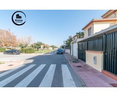 FANTÁSTICA CASA CON GRAN PATIO Y PISCINA EN ALBOLOTE