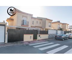 FANTÁSTICA CASA CON GRAN PATIO Y PISCINA EN ALBOLOTE