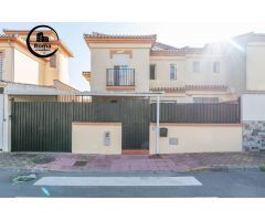 FANTÁSTICA CASA CON GRAN PATIO Y PISCINA EN ALBOLOTE