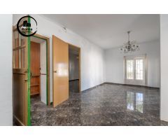 ¡MAGNÍFICA OPORTUNIDAD EN EL CHAPARRAL!