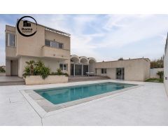 Villa de Lujo en Venta en Otura, Granada