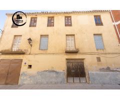 CASA JUNTO AL AYUNTAMIENTO DEL PADUL, PARA REHABILITAR O DERRIBAR