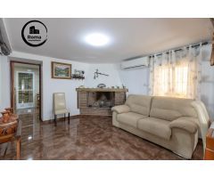 Adosado en Venta en Pinos Puente, Granada