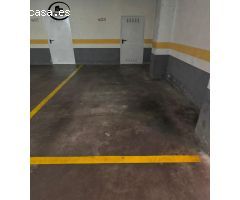 Magnifica plaza de aparcamiento con derecho a la pisina comunitaria