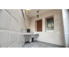 VENTA DE PISO EN LUANCO CON 4 DORMITORIOS Y VISTAS AL MAR