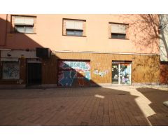 Local Comercial en Pl. Miro de Montgros a 100 m de Pl dela Vila.
