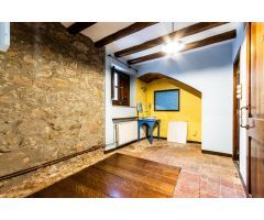 CASA REFORMADA RÚSTICA EN EL CENTRO DE SANT LLORENÇ SAVALL