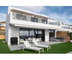 Moderna villa en Finestrat: Combinación de estilo y comodidad