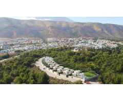 Oportunidad única en Sierra Cortina! Villa de lujo de reciente construcción