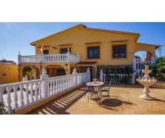 Gran chalet con fantásticas vistas a la venta en La Nucía