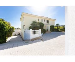 Villa de Lujo de Estilo Mediterráneo en Venta en Altea la Vella