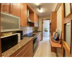 Apartamento en planta alta en venta en Benidorm con vistas al mar