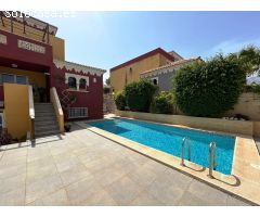 Chalet Independiente con Piscina Privada en Venta en Alfaz del Pi
