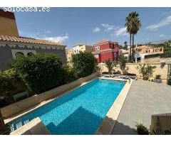 Chalet Independiente con Piscina Privada en Venta en Alfaz del Pi