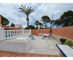 Chalet Exclusivo en Calle Sin Salida con Piscina y Apartamento Independiente