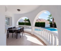 Villa en Venta en Benijófar, Alicante