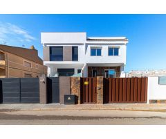Villa en Venta en San Pedro del Pinatar, Murcia