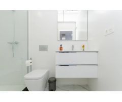 Descubre tu nuevo hogar en Torrevieja: Villa de Obra Nueva de Lujo
