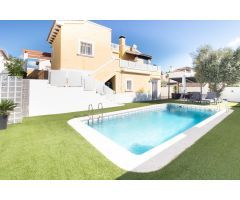 Villa en Venta en San Miguel de Salinas, Alicante