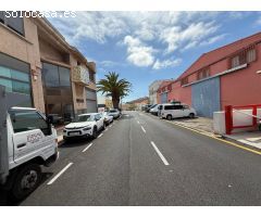 Gran Local en Venta en La Laguna - Espacio que Impulsa a tu Negocio