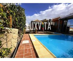 Exclusiva villa de lujo en El Madroñal – Tu oasis privado en Tenerife Sur con piscina y vistas de en