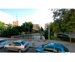 Gran local comercial en zona muy concurrida