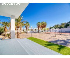 Chalet de lujo con 4 dormitorios, 4 baños y parcela de 2500m2 en venta en Cañada del Fenollar
