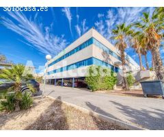 Nave industrial en El Altet con 4.434m2 más 550m2 de oficinas y Parcela 16.500m2