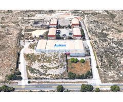 Nave industrial en El Altet con 4.434m2 más 550m2 de oficinas y Parcela 16.500m2