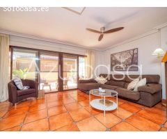 Magnífico bungalow de 3 dormitorios y 3 baños en San Juan de Alicante