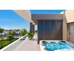 Un sueño de ático con 3 habitaciones y terrazas de 78 m2 en Santa Rosalía Lake and Life Resort