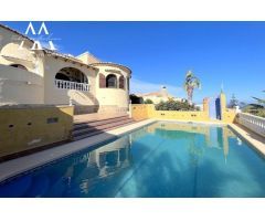 Villa con vista al mar