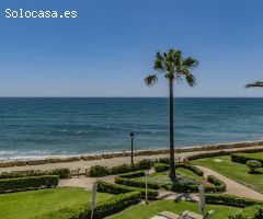 Lujosa Villa Primer linea de playa en la Milla de oro de Marbella