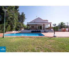 Chalet de lujo en urbanización Campodon
