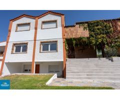 Chalet de lujo en urbanización Campodon
