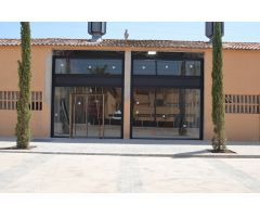 Se alquila local en centro comercial VALENTÍ VILLAGE
