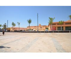 Se alquila local en centro comercial VALENTÍ VILLAGE