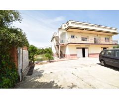 Finca de olivos con casa en venta, al lado del núcleo urbano