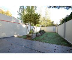 Casa adosada en venta en zona residencial
