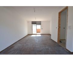 ¡En venta! Amplia y luminosa casa con jardín y piscina en Canyelles