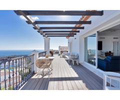 Calahonda Alta - Impresionante Atico con Alma Vistas al Mar 360º Garaje, Trastero, 4 Piscinas