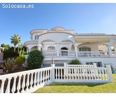 Villa de lujo en Torrequebrada, Benalmadena Costa en venta. 4 dormitorios, 3 baños.