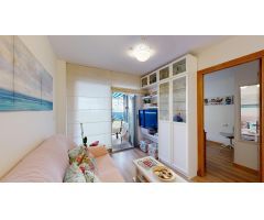 Bonito y cuidado apartamento en edificio residencial de primera línea de playa.