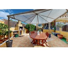 Espectacular chalet en esquina con amplio patio