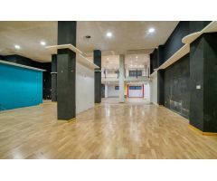 IMPRESIONANTE Y AMPLIO LOCAL EN ALQUILER PARA QUE TU NEGOCIO ¡TRIUNFE! ZONA PACÍFICO-ADELFAS