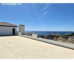IMPRESIONANTE ÁTICO CON VISTAS PANORÁMICAS AL MAR EN TORREQUEBRADA