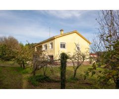 ¡Casa en Venta en Sada con Amplio Terreno!
